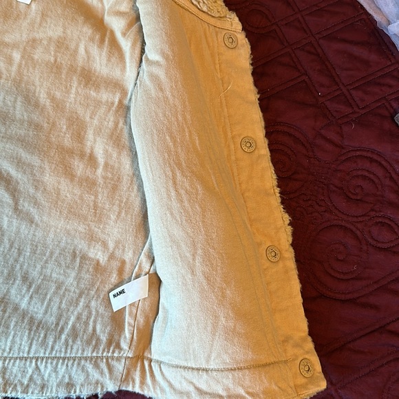 UNI QLO BABY, very soft and cozy vest size 3Y, new no tags attached. - Picture 3 of 5